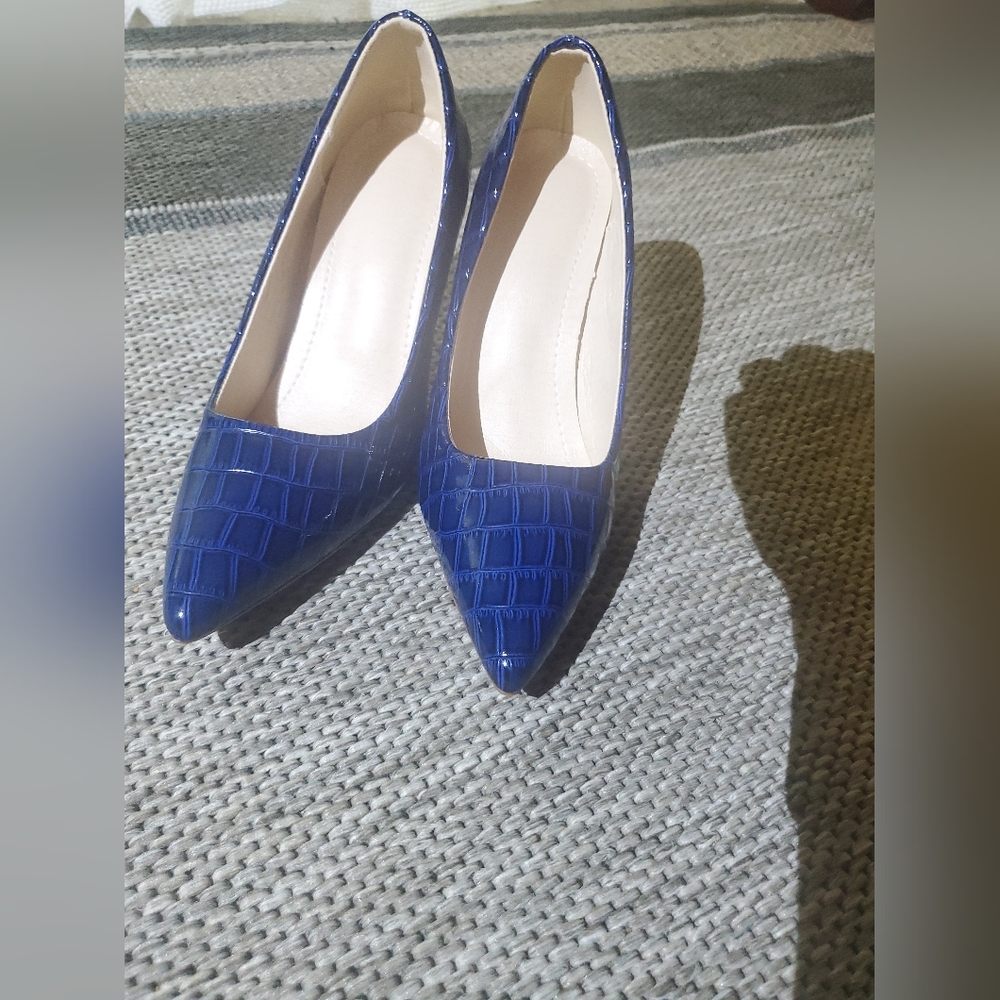 Blue Heels - Picture 4 of 9